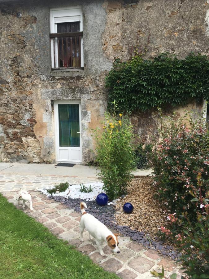 Ferme Gite Equestre En Charente Confolens Exterior photo