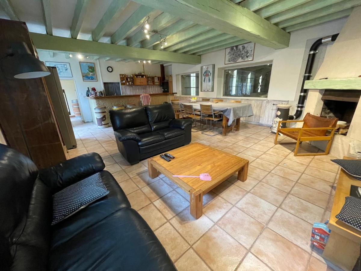 Ferme Gite Equestre En Charente Confolens Exterior photo