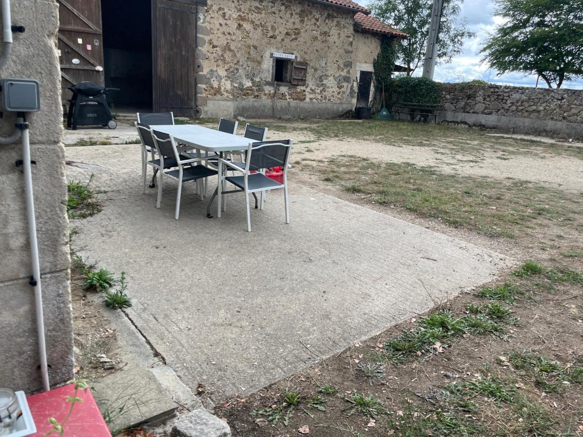 Ferme Gite Equestre En Charente Confolens Exterior photo